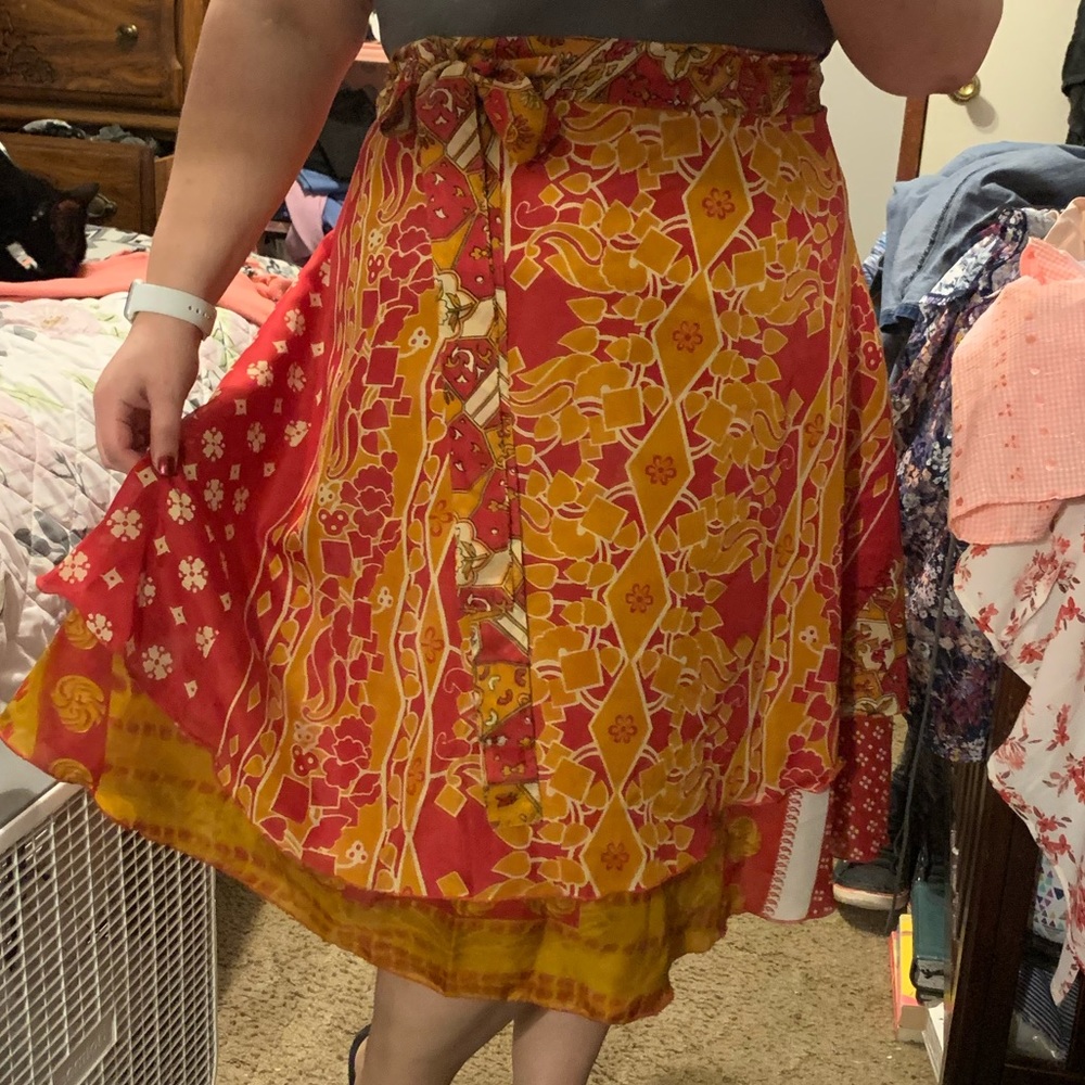 Wevez M length wrap skirt NWOT